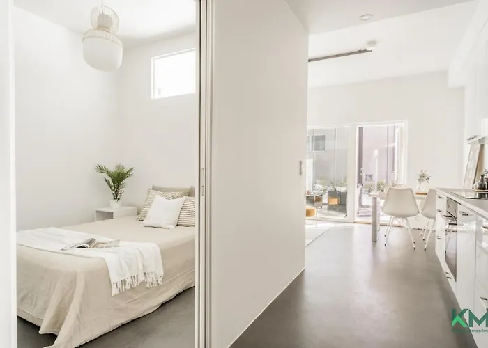 Kotimaailma - Kaunis Ja Hyvin Valoisa Kaksio Vantaalta Lägenhet